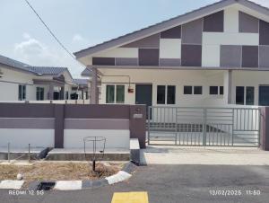 1132 D KHASIEH Homestay