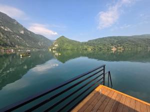 Villas Mlecika and Zvoncic- Jezero Lake Perucac