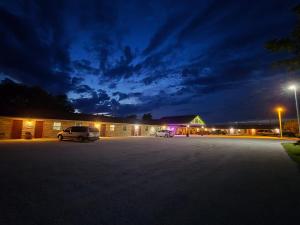 OYO Sandman Inn