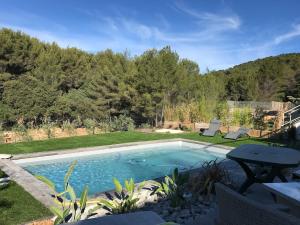 Villas Villa Moderne avec Piscine : photos des chambres