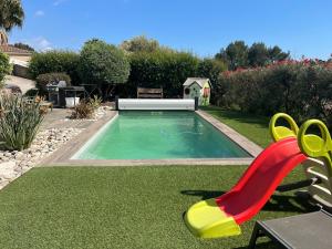 Villas Villa Moderne avec Piscine : photos des chambres