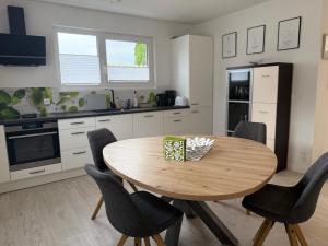 Stilvolles 3 Zimmer Apartment- nahe Spieleland und Friedrichshafen - modern ruhig mit eigenem Außenbereich