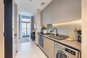 StayShort - Studio in 15 Northside Sleeps 2 with City Views