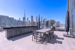StayShort - Studio in 15 Northside Sleeps 2 with City Views