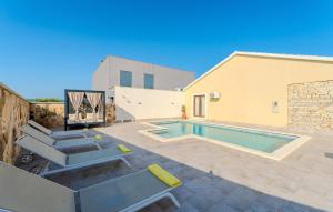 Lovely Home In Zagrad