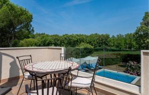 Awesome Home In Brtonigla With Sauna