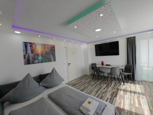 Modern Apartments Neuburg US - NEU - 2 Zimmer, Komfort, Top Ausgestattet, Smart TV, Wi-Fi