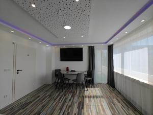 Modern Apartments Neuburg US - NEU - 2 Zimmer, Komfort, Top Ausgestattet, Smart TV, Wi-Fi