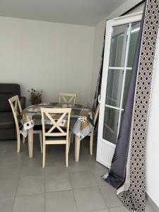 Maisons de vacances Maison proche du pont de l ile d Oleron : Maison 2 Chambres