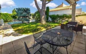 Maisons de vacances Stunning Home In Morieres-Les-Avignon : photos des chambres