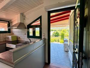 WhiteHome Vasiliki