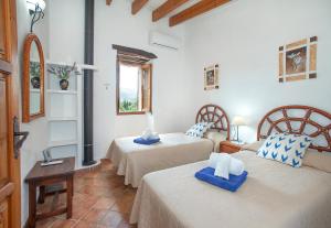 Owl Booking Villa El Campet - Rustic Stay