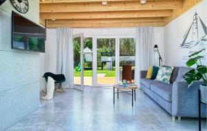 Amazing Home In Bialogora With Wifi