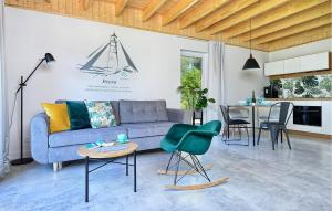 Amazing Home In Bialogora With Wifi