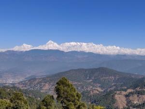 Himvadi Resorts Kausani