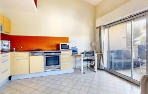 Pet Friendly Apartment In Hyères