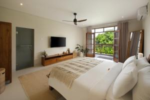 Villa Reviva - 3BR Seminyak