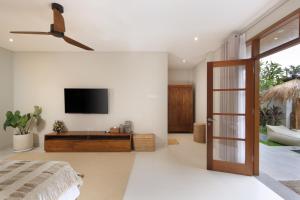 Villa Reviva - 3BR Seminyak