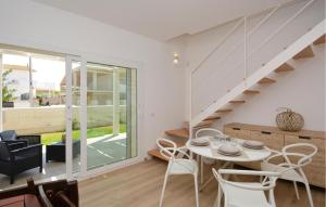 3 Bedroom Beautiful Home In Kaukana