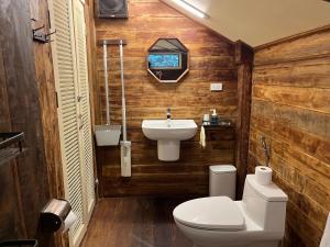 206 Wan Warn, 3 wooden houses in Kaeng Krachan Forest