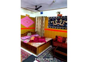 Himvadi Resorts Kausani
