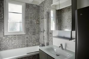 Maisons de vacances Maison 11p au calme avec clim et piscine : photos des chambres