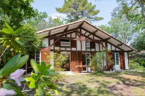 Maisons de vacances Maison 11p au calme avec clim et piscine : photos des chambres