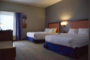 Queen Room with Two Queen Beds - Hearing Access room in Hampton Inn Frankfort