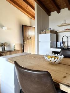 SANDS Apartment with lake view garden and pool