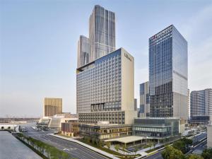 Hilton Shanghai Zhangjiang Science City - Shuttle bus to Shanghai Disney Resort and Shanghai New International Expo Centre during exhibition period and 30 minutes drive to PVG - Hotel, Shanghai