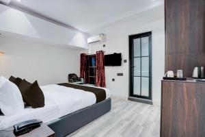 Collection O Karol Bagh