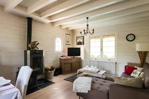 Maisons de vacances Maison familiale avec piscine au Cap Ferret Gite chaleureux 5 chambres ideal pour familles avec enfants Proche plages pistes cyclables et foret Calme confort et nature pour des vacances inoubliables proche Arcachon : photos des chambres