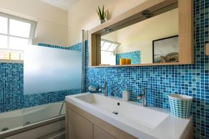 Maisons de vacances Maison familiale avec piscine au Cap Ferret Gite chaleureux 5 chambres ideal pour familles avec enfants Proche plages pistes cyclables et foret Calme confort et nature pour des vacances inoubliables proche Arcachon : photos des chambres