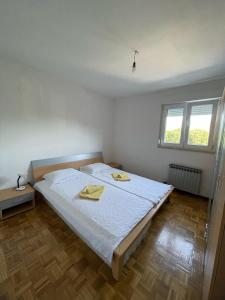 Mandic Apartment - Self check-in - Free Parking - Free WiFi - Fully Air-Conditioned