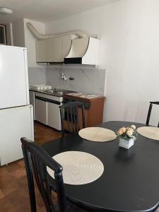 Mandic Apartment - Self check-in - Free Parking - Free WiFi - Fully Air-Conditioned
