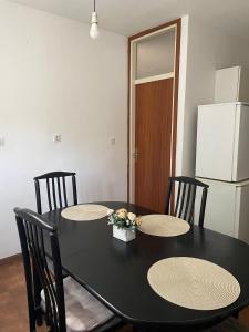 Mandic Apartment - Self check-in - Free Parking - Free WiFi - Fully Air-Conditioned