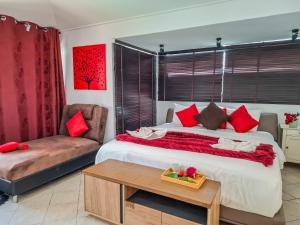 Thabali Oasis:3BHK private pool villa + Sauna