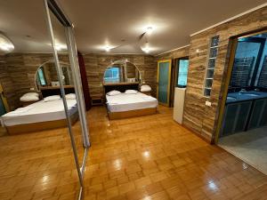 Sea Breeze Residence - 3BR , 200m from beach