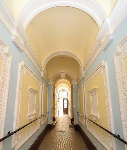 Deluxe Apt in Old Town, Charles Bridge 3 min, Private garden, Breakfast