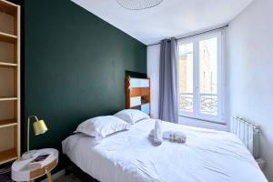 Bright apartment in the heart of Paris - Welkeys