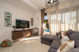 Rozeta luxury apartment with Private pool