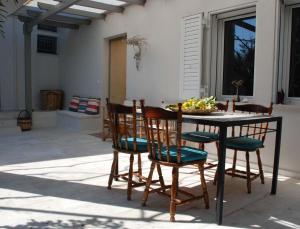 Vila Thimari A House in olive grove