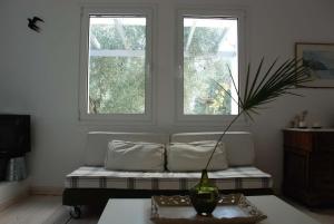 Vila Thimari A House in olive grove