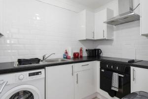 Free Parking - Sleeps 6 - Central - New Interior