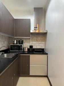 Sunset View 1 BR with balcony FREE Pool&Gym Access