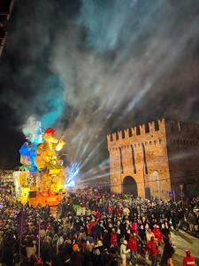 Casa Pincio - Appartamento in centro con parcheggio privato - AFFACCIATO DIRETTAMENTE SUL CARNEVALE