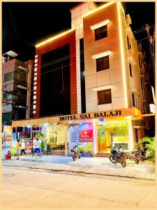 SHIRDI Hotel Sai Bala G Near Shri Sai Baba Temple - Fully Air Conditioned & Well Decorated Rooms - #Restaurant #Lift #Wi-fi #Parking Facilities - A Premium Hotel In SHIRDI