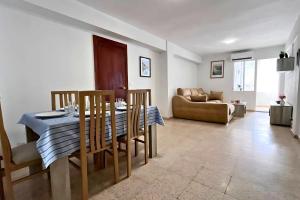 3-bedroom 2-bathroom flat ideal for families and nomads