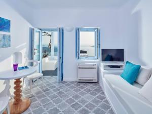 Astra Suites Santorini Greece