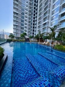 The Palladium - 1Bedroom Pool-View